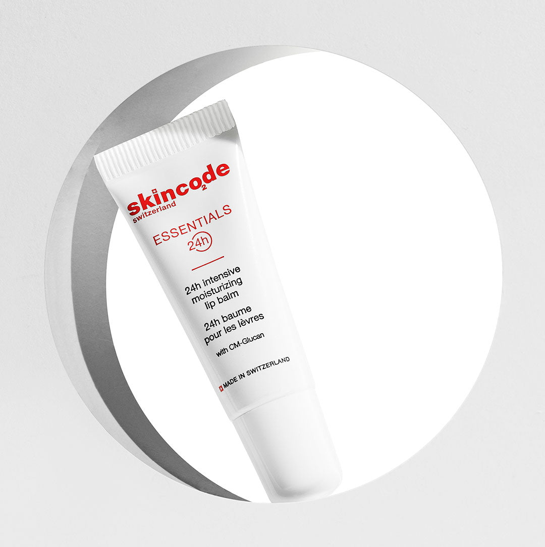 02_1035_24h_Intensive_Moisturizing_Lip_Balm.jpg