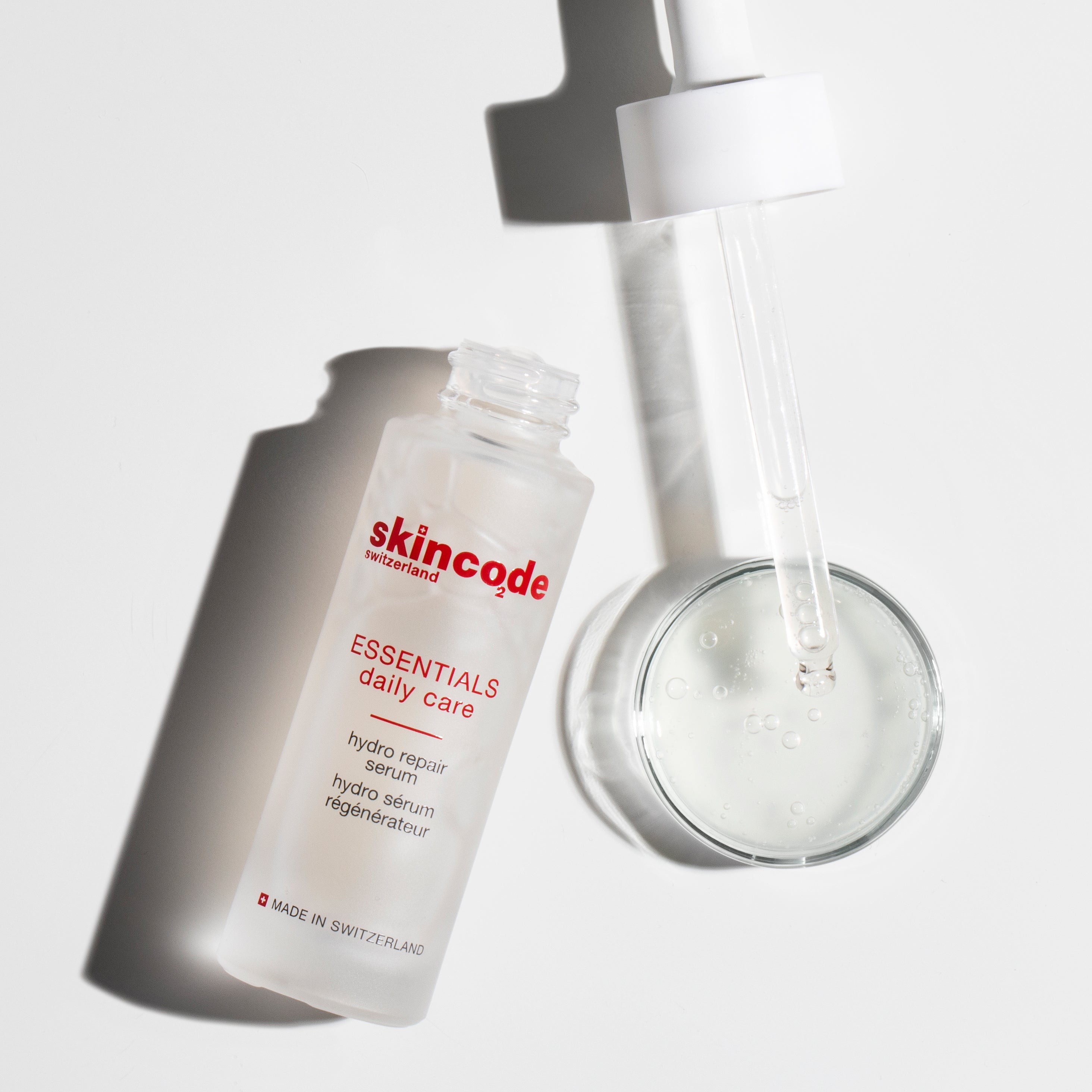 1038_ESS_DC_Hydro_Repair_Serum_12.jpg